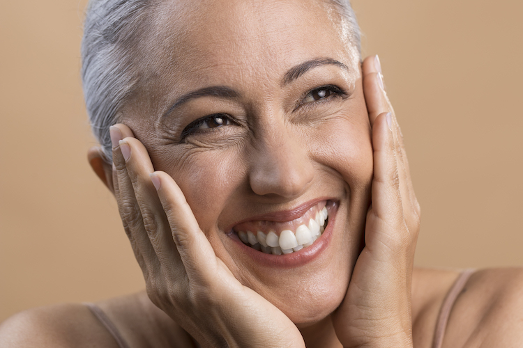 poder-antiaging-dental-tecnicas-innovadoras-sonrisa-joven-1